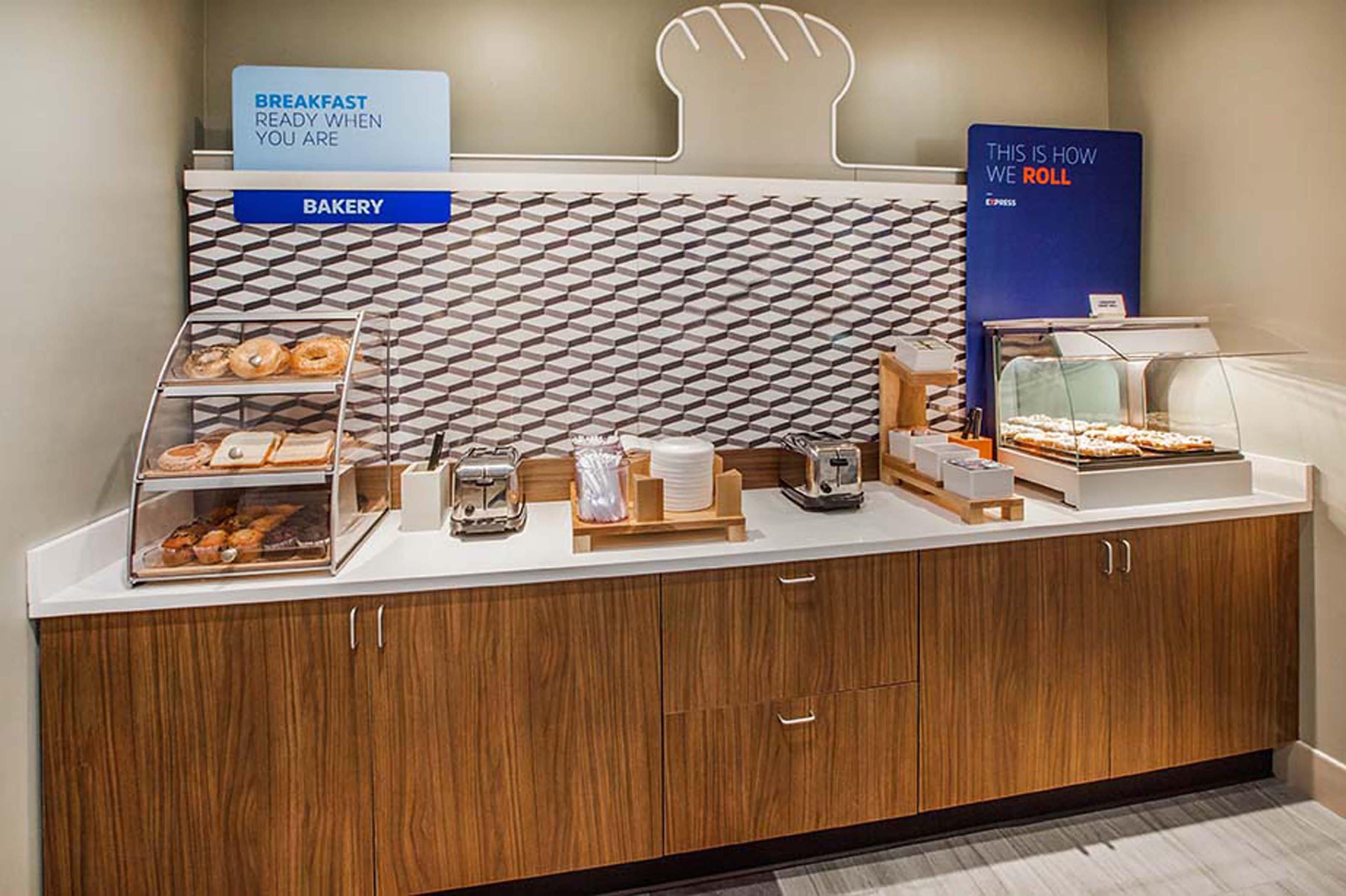 Holiday Inn Express Hotel & Suites Jacksonville Airport By Ihg Экстерьер фото