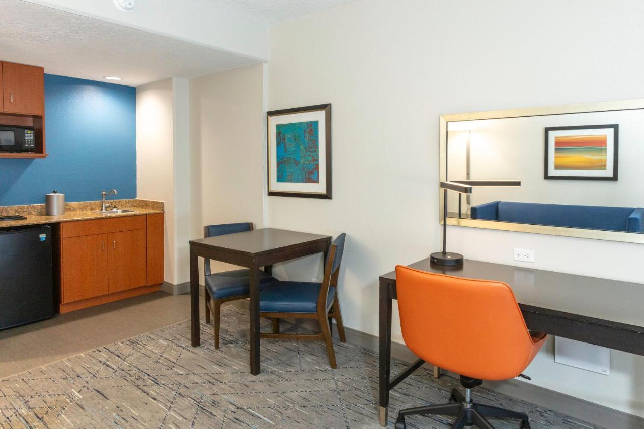 Holiday Inn Express Hotel & Suites Jacksonville Airport By Ihg Экстерьер фото