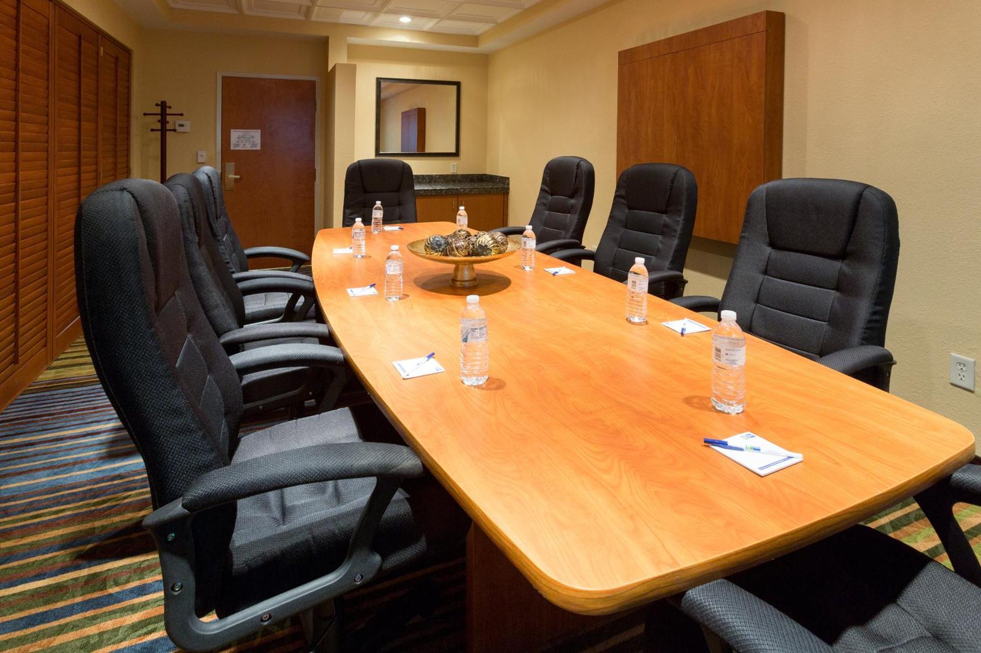 Holiday Inn Express Hotel & Suites Jacksonville Airport By Ihg Экстерьер фото